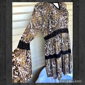 🔴 Knox Rose Dress w/Black Velvet and Lace Detailing